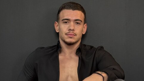 Enter ElijahThorne VIP Show