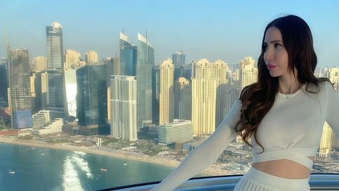 Enter EllaRosy VIP Show