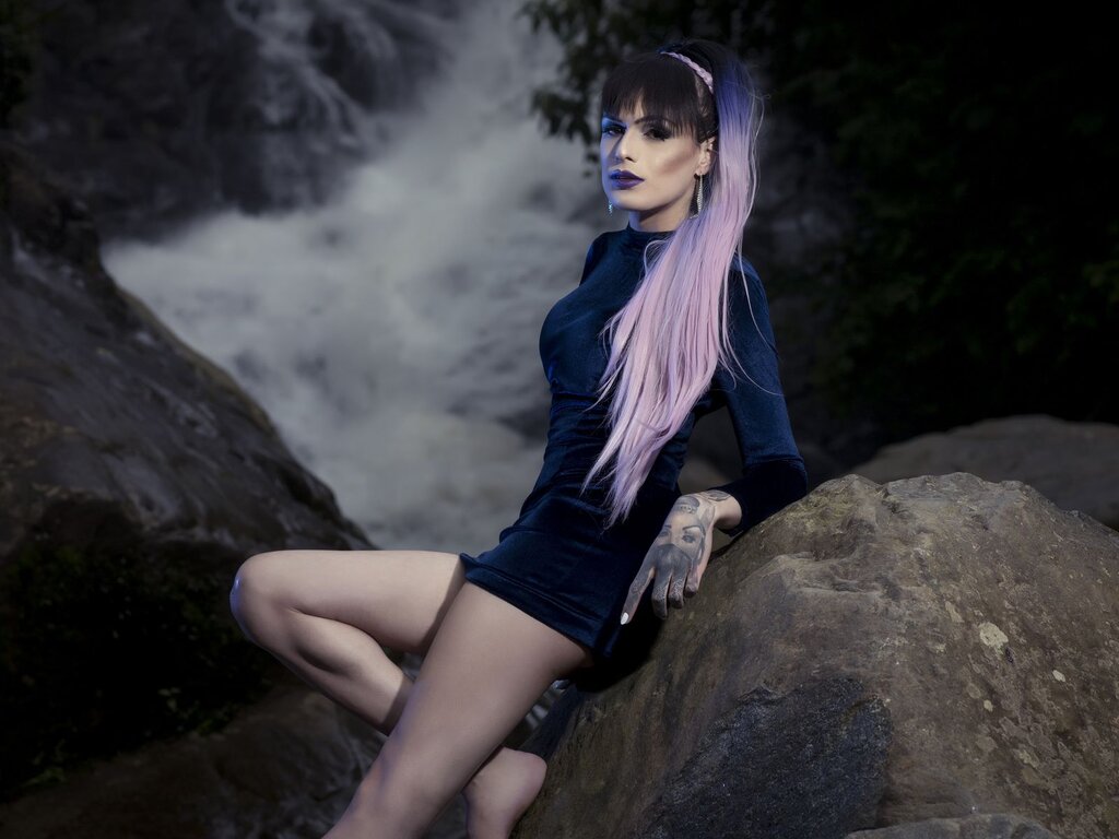 Enter ElyYoenn VIP Show