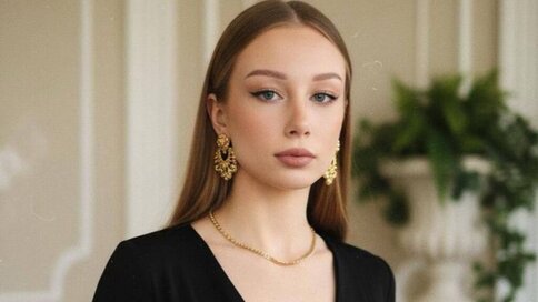 Enter EmaGurrad VIP Show