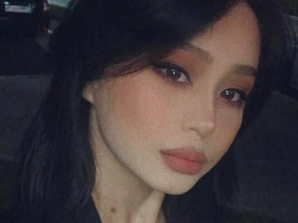 Enter EmiliyaGringer VIP Show