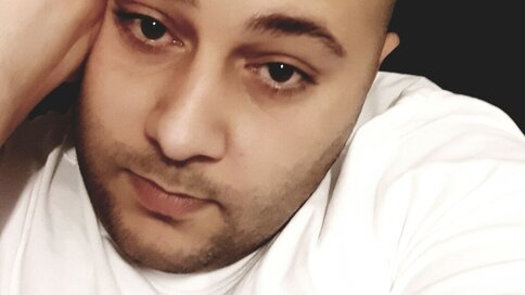 Enter EmilyGreni VIP Show