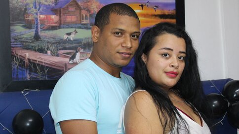 Enter EmmaAndEmanuel VIP Show