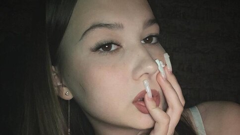 Enter EmmaDawis VIP Show