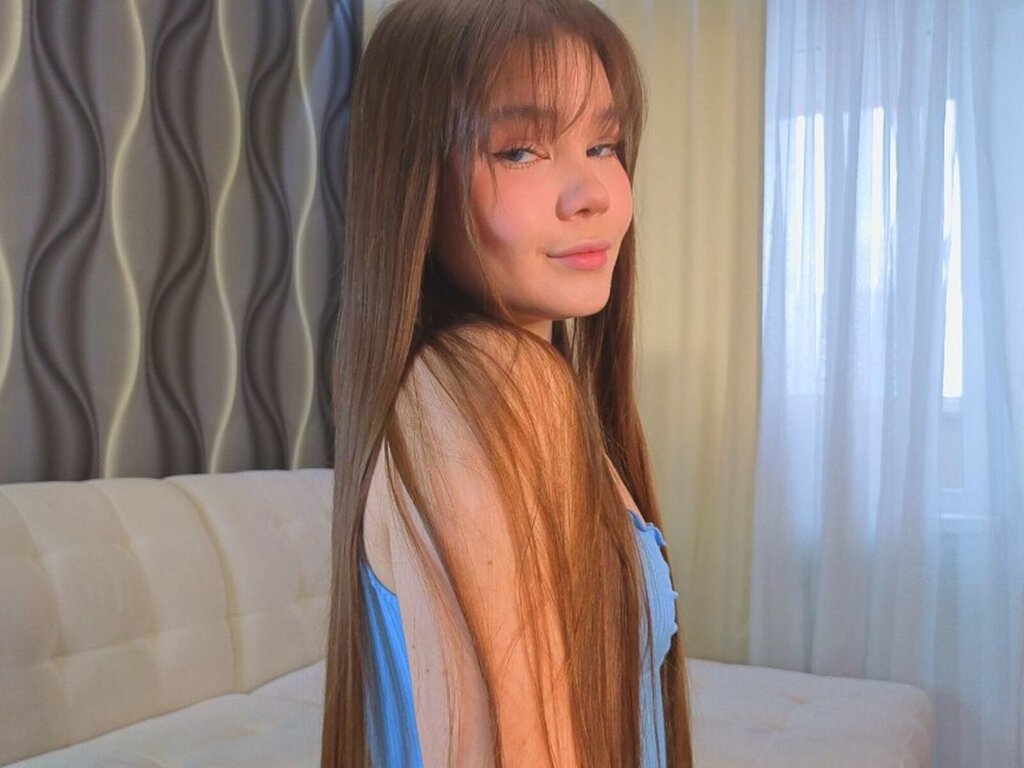 Enter EvaBate VIP Show