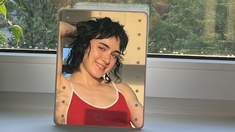 Enter EvaKrum VIP Show