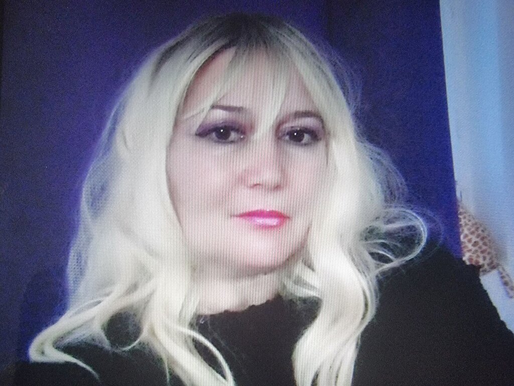 Enter FionaAnderson VIP Show