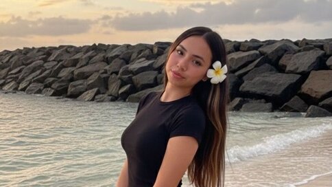 Enter FrancescaBorney VIP Show