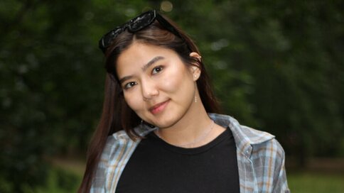 Enter FredericaHatchet VIP Show