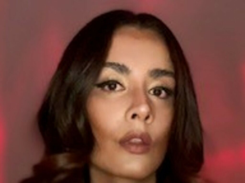 Enter FridaHajeek VIP Show