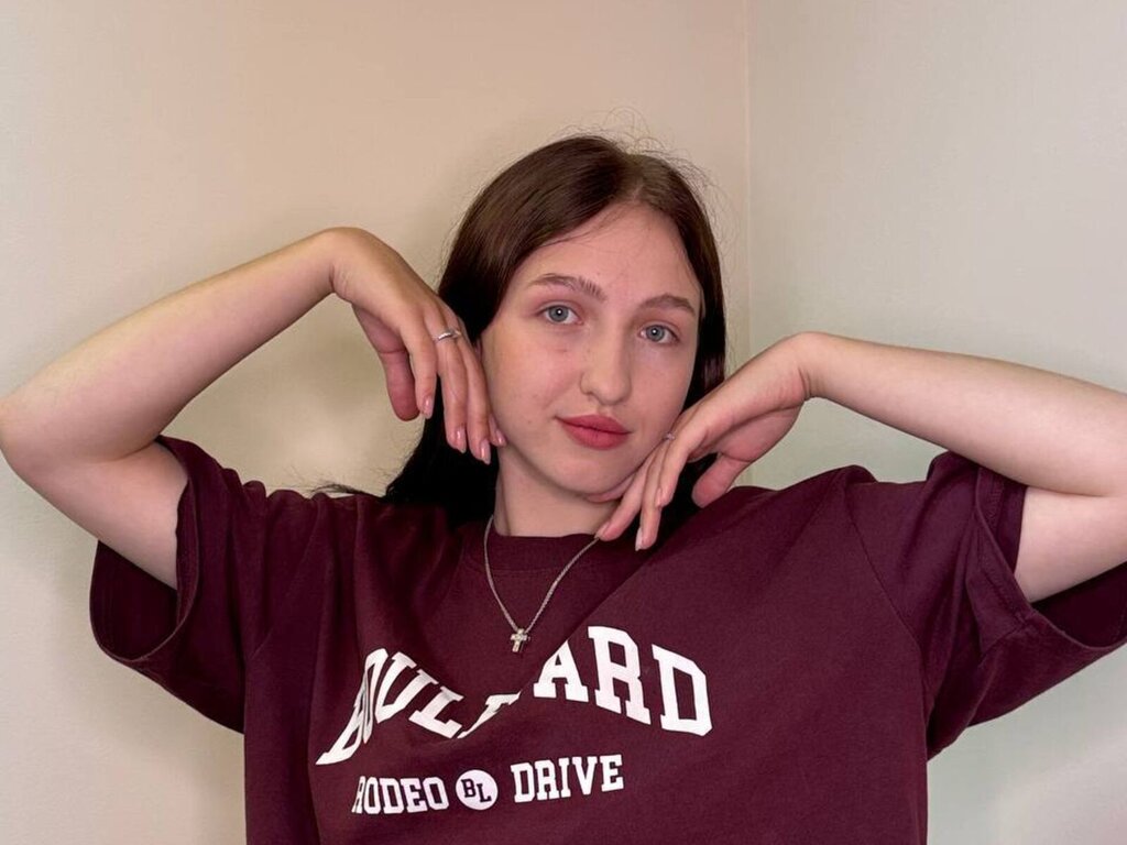 Enter GloriaWolpe VIP Show