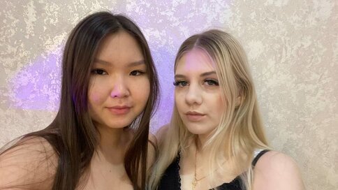 Enter HanaAndKylee VIP Show