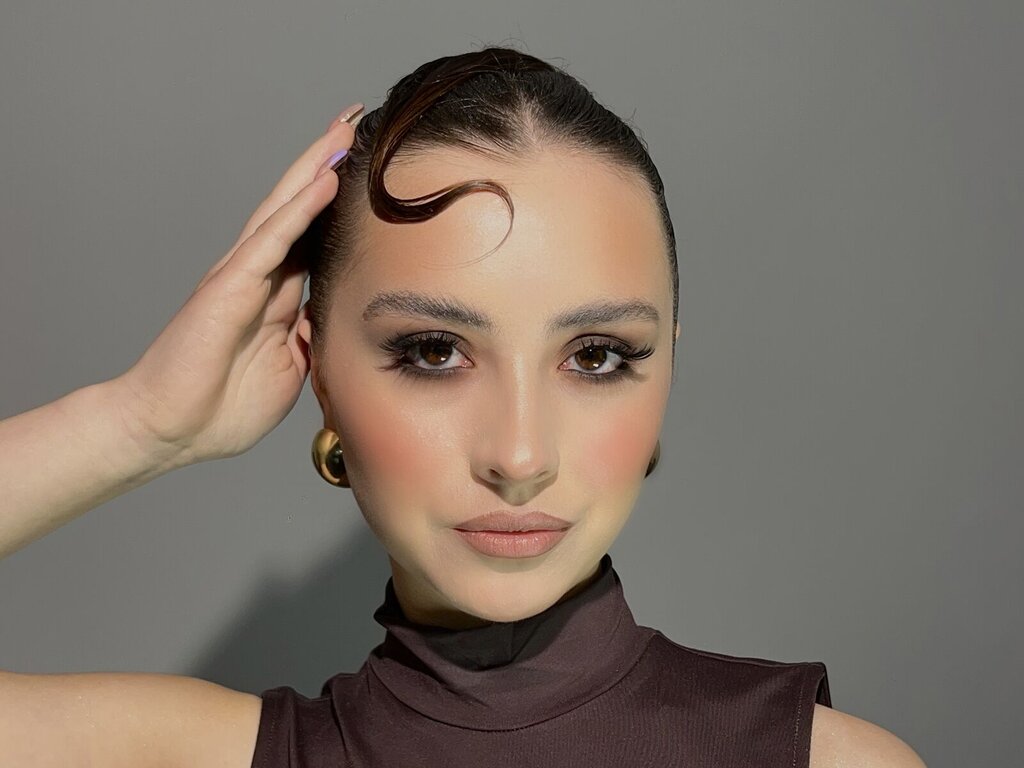 Enter HelenBrowny VIP Show