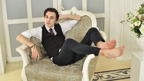 Enter HoldenHard VIP Show