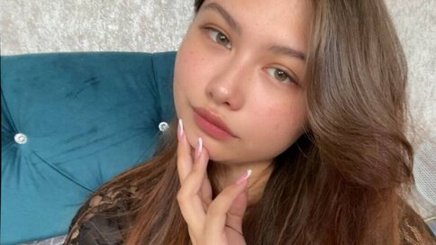 Enter IlanaTrecroci VIP Show