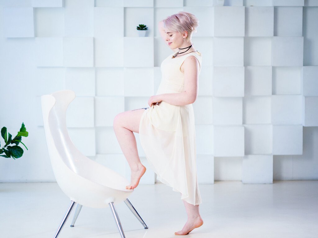 Enter IngritBrie VIP Show