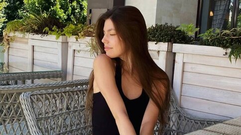 Enter IvyCharnoski VIP Show