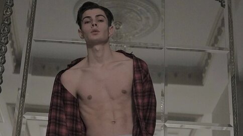 Enter JeffryLarois VIP Show