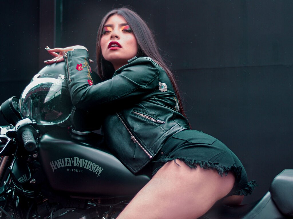 Enter JuliettaVitto VIP Show