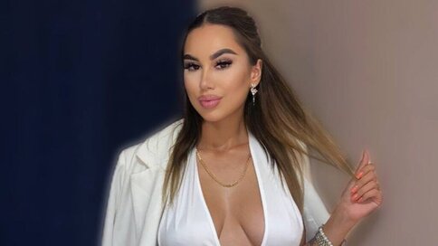 Enter JulyMilky VIP Show