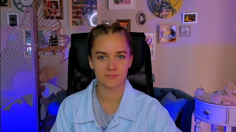 Enter JuneWoods VIP Show