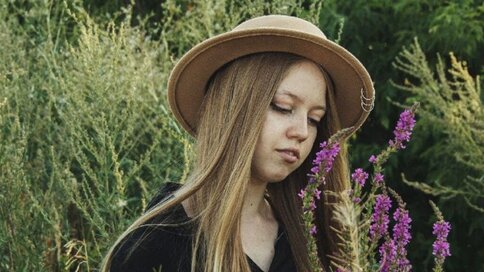 Enter KarenLowe VIP Show