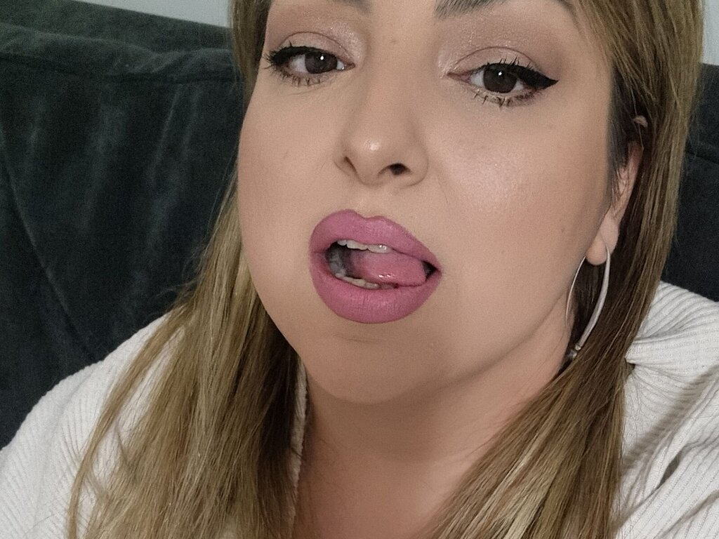 Enter KatieErram VIP Show