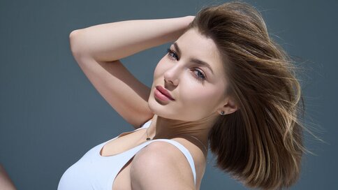 Enter KaylaSaario VIP Show