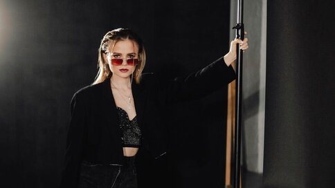 Enter KellySamuel VIP Show