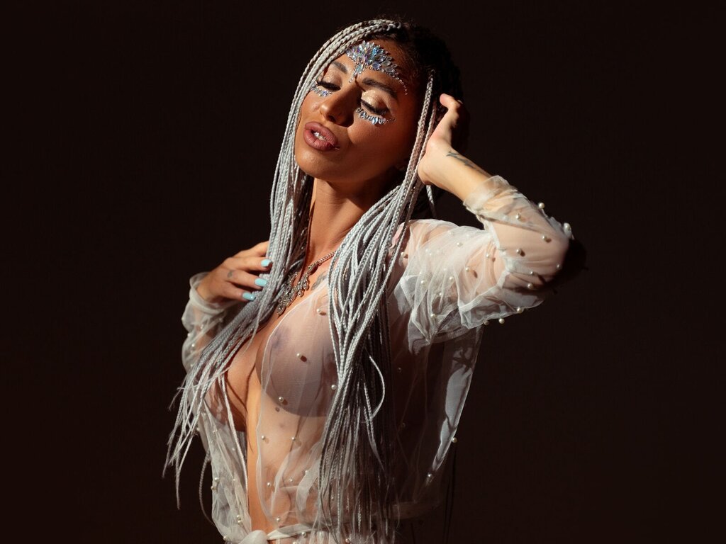 Enter KiaraRaymond VIP Show