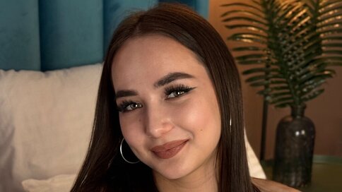 Enter KiraNyl VIP Show