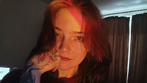 Enter LacyGrodski VIP Show