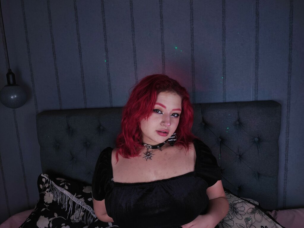 Enter LeahCrew VIP Show