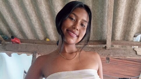 Enter LeyaHamilton VIP Show