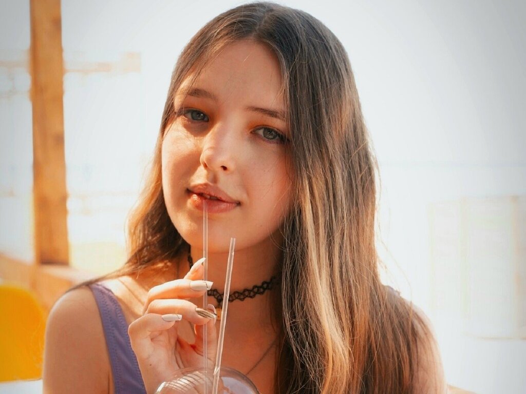 Enter LiliBakes VIP Show