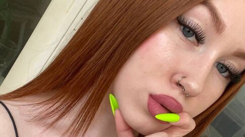 Enter LinaVoss VIP Show