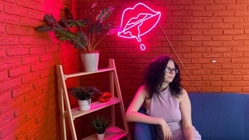 Enter LisaCurly VIP Show