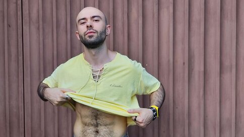 Enter LouisFerdinando VIP Show