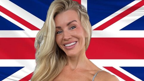 Enter LovelyLydia VIP Show