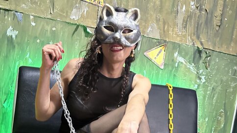 Enter LuluDiamond VIP Show