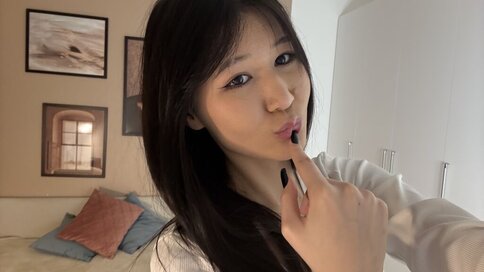 Enter LumieElly VIP Show