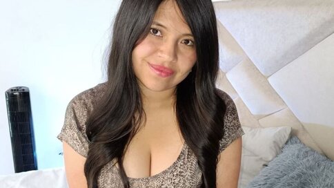 Enter LunaValen VIP Show