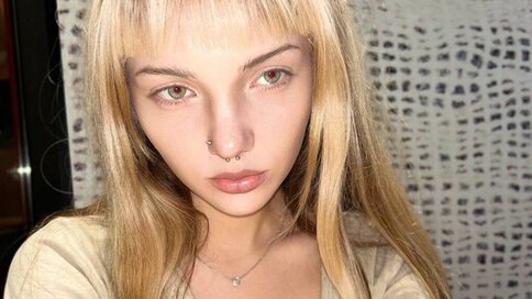 Enter LylaKrupiak VIP Show