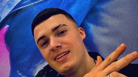 Enter MaikolZuluaga VIP Show