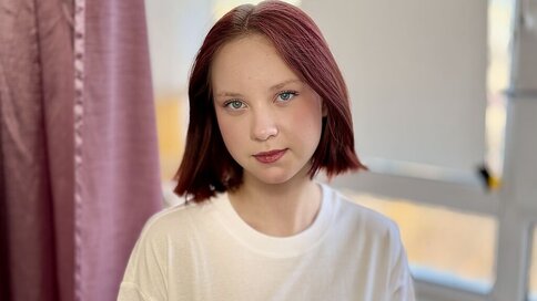 Enter MaisieMundhenk VIP Show