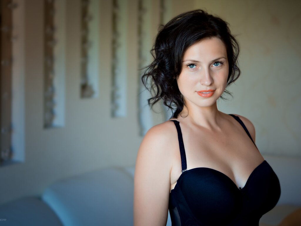 Enter MalenaLoveX VIP Show