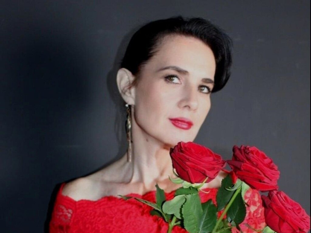 Enter MargoAmatti VIP Show