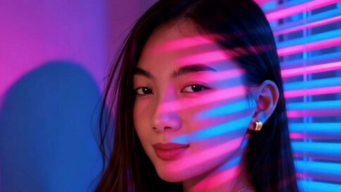 Enter MariYdrigo VIP Show