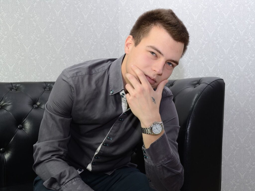 Enter MarkWell VIP Show