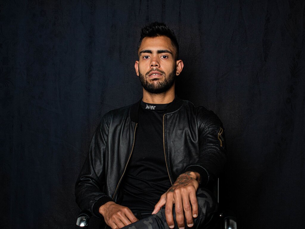 Enter MateoHarris VIP Show